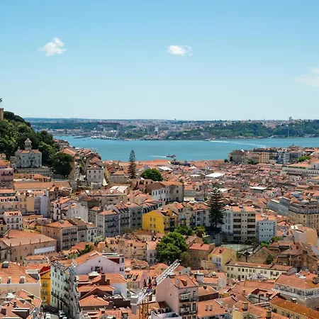 Gorgeous Rooftop 2-bed With Beautiful View Lejlighed