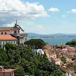 Apartman Gorgeous Rooftop 2-bed With Beautiful View
