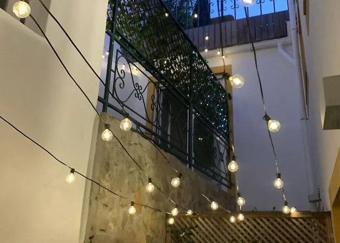 Gorgeous Rooftop 2-bed With Beautiful View Apartament Lizbona