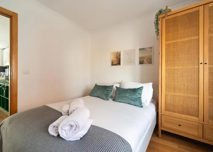 Gorgeous Rooftop 2-bed With Beautiful View Lizbona