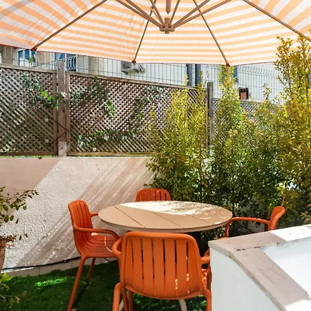 Gorgeous Rooftop 2-bed With Beautiful View Daire *