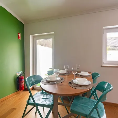 Gorgeous Rooftop 2-bed With Beautiful View Apartment Lisbon