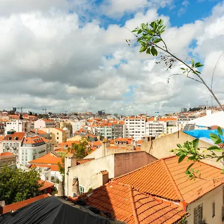 Gorgeous Rooftop 2-bed With Beautiful View Lisbon