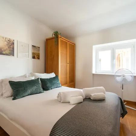 Gorgeous Rooftop 2-bed With Beautiful View * Lisbon