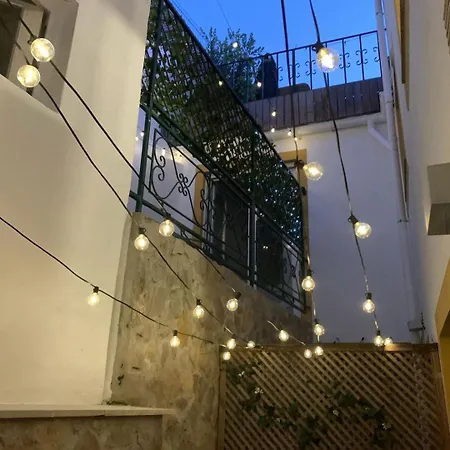 Gorgeous Rooftop 2-bed With Beautiful View Apartment Lissabon