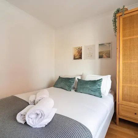 Gorgeous Rooftop 2-bed With Beautiful View Lisbon